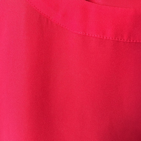 EUC sleeveless pink tank. Easy to dress up or down. - Picture 5 of 6